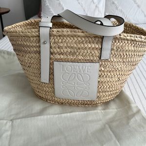 Loewe basket bag in palm leaf and calfskin white medium